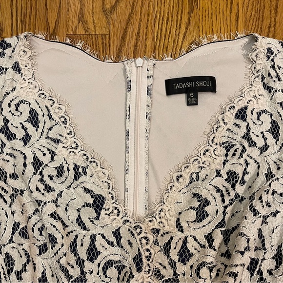 Tadashi Shoji Dark Navy & Ivory Lace 3/4 Sleeve Gown - Picture 9 of 16